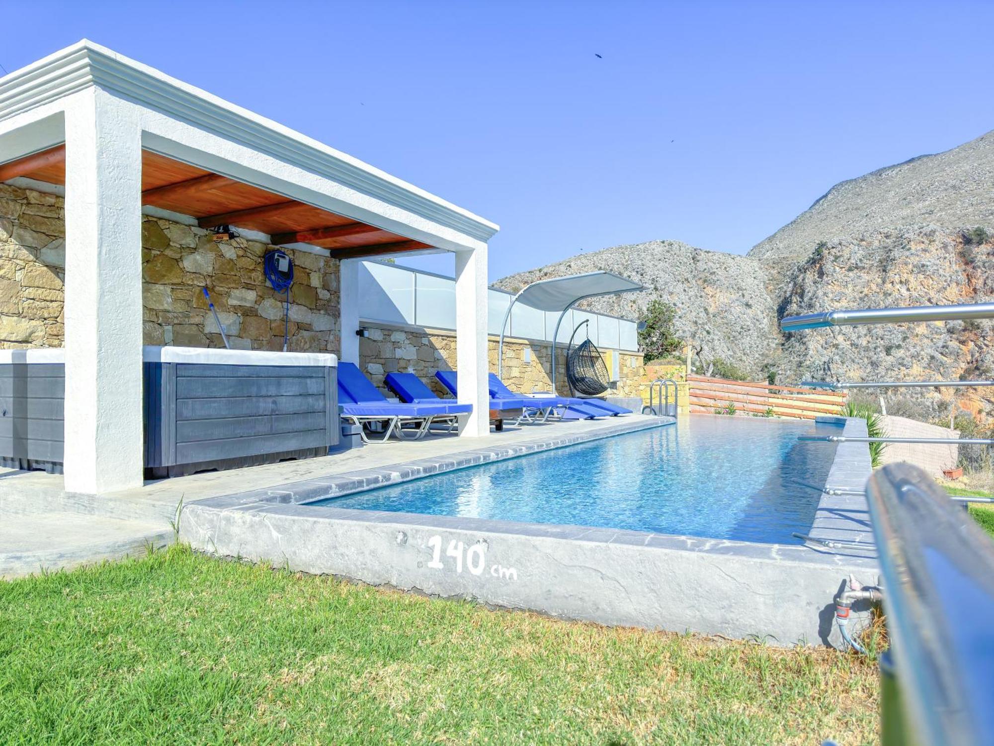 Heated Private Ozone Salt Pool, Jacuzzi, Cinema Inside & Outside, Ping Pong, Billiard, Ps5, Playground, Giant Chess, Giant Monopoly, Table Football, 3X Surround Sound - Villa Rokka Luxe Kíssamos Eksteriør bilde