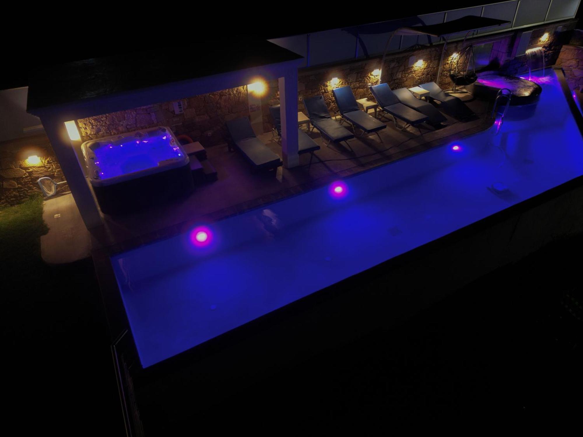 Heated Private Ozone Salt Pool, Jacuzzi, Cinema Inside & Outside, Ping Pong, Billiard, Ps5, Playground, Giant Chess, Giant Monopoly, Table Football, 3X Surround Sound - Villa Rokka Luxe Kíssamos Eksteriør bilde