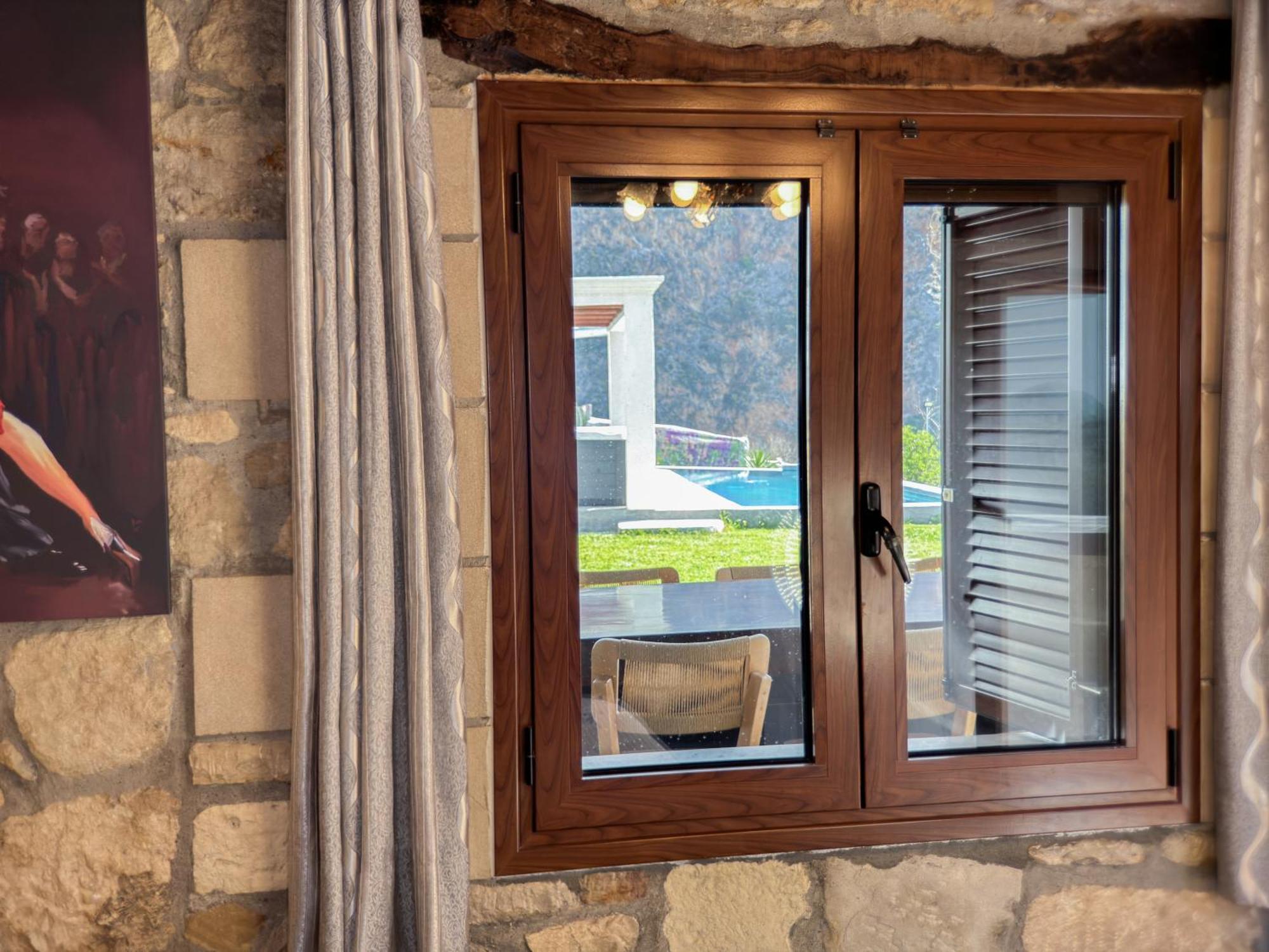 Heated Private Ozone Salt Pool, Jacuzzi, Cinema Inside & Outside, Ping Pong, Billiard, Ps5, Playground, Giant Chess, Giant Monopoly, Table Football, 3X Surround Sound - Villa Rokka Luxe Kíssamos Eksteriør bilde