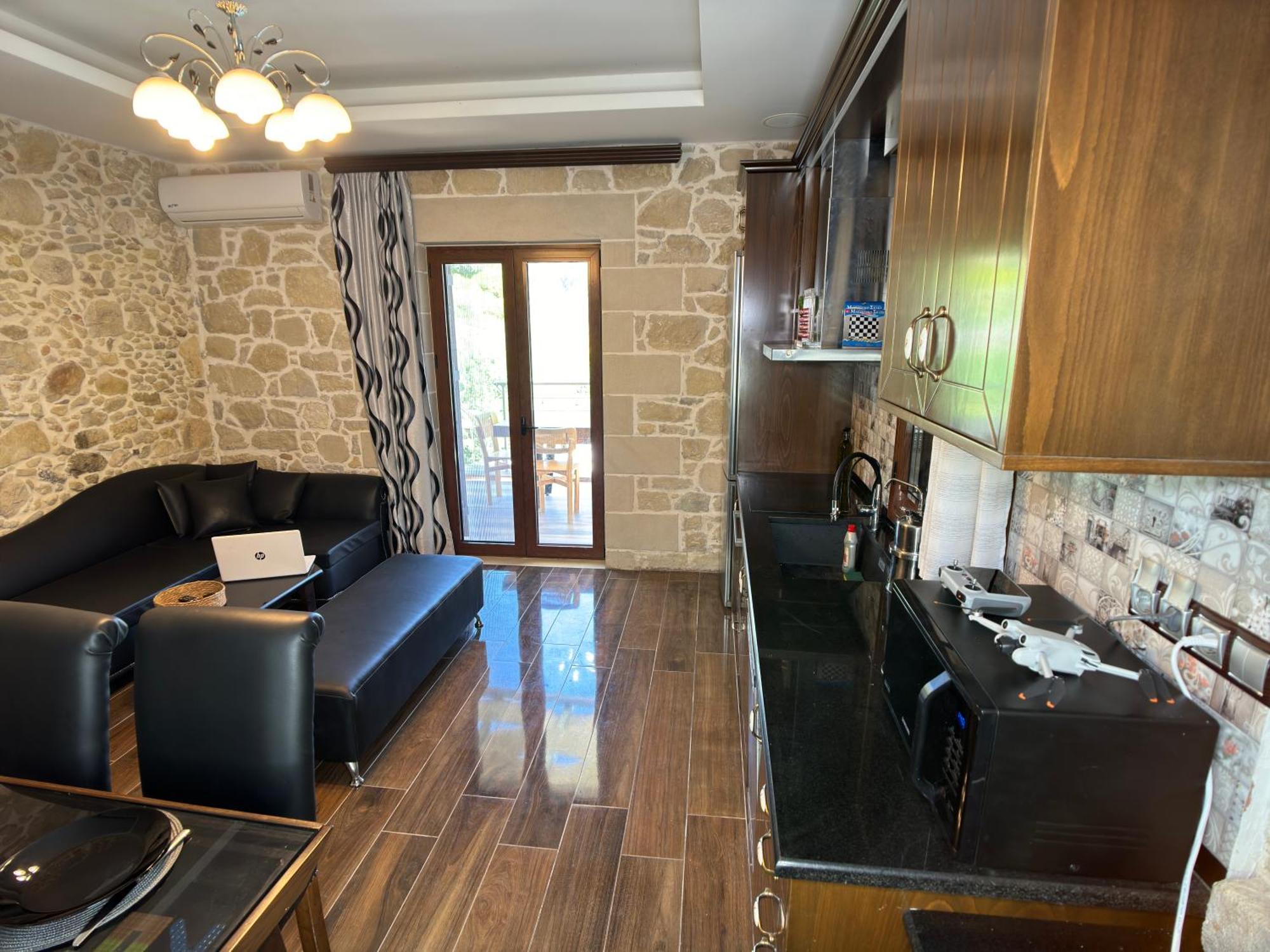 Heated Private Ozone Salt Pool, Jacuzzi, Cinema Inside & Outside, Ping Pong, Billiard, Ps5, Playground, Giant Chess, Giant Monopoly, Table Football, 3X Surround Sound - Villa Rokka Luxe Kíssamos Eksteriør bilde