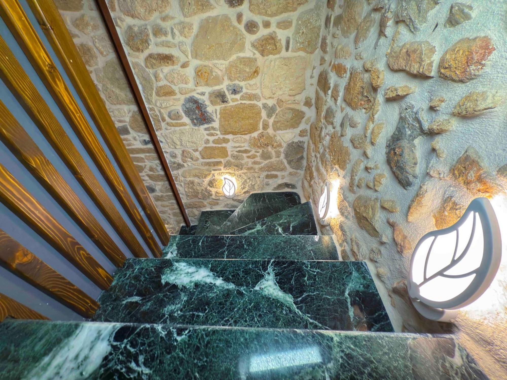 Heated Private Ozone Salt Pool, Jacuzzi, Cinema Inside & Outside, Ping Pong, Billiard, Ps5, Playground, Giant Chess, Giant Monopoly, Table Football, 3X Surround Sound - Villa Rokka Luxe Kíssamos Eksteriør bilde