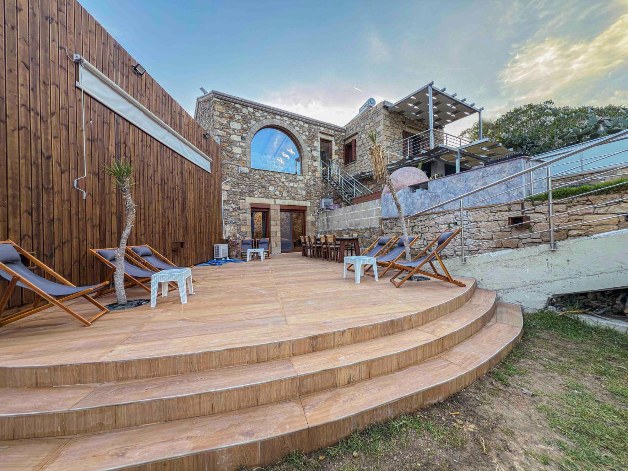 Heated Private Ozone Salt Pool, Jacuzzi, Cinema Inside & Outside, Ping Pong, Billiard, Ps5, Playground, Giant Chess, Giant Monopoly, Table Football, 3X Surround Sound - Villa Rokka Luxe Kíssamos Eksteriør bilde