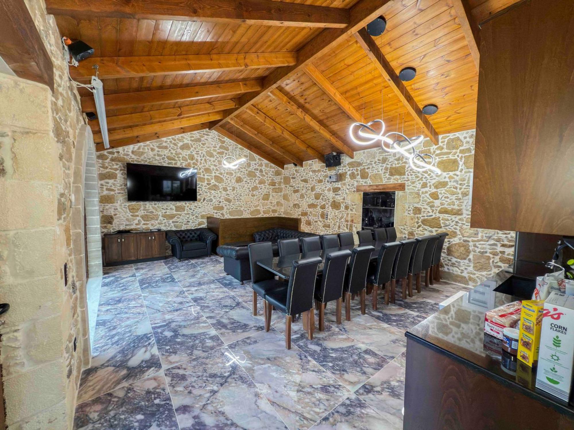 Heated Private Ozone Salt Pool, Jacuzzi, Cinema Inside & Outside, Ping Pong, Billiard, Ps5, Playground, Giant Chess, Giant Monopoly, Table Football, 3X Surround Sound - Villa Rokka Luxe Kíssamos Eksteriør bilde